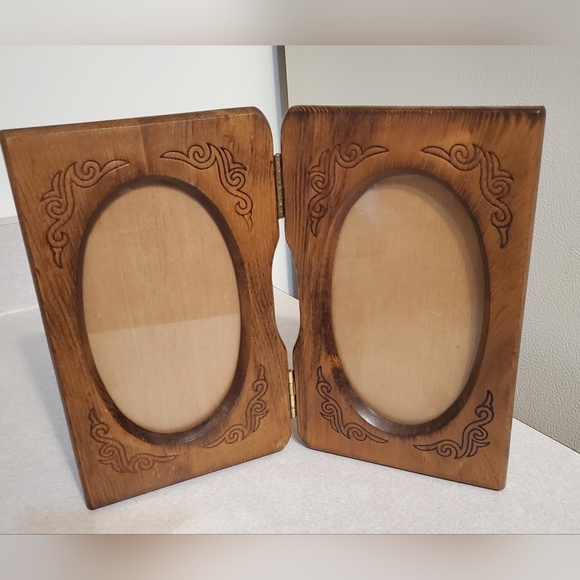 Bifold standing/hanging frame - Picture 1 of 7